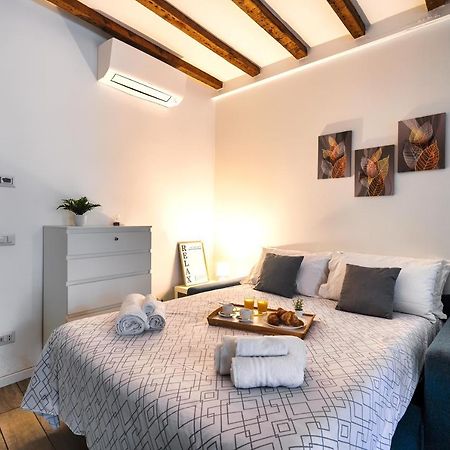 Ambrogio'S Nest - Modern Close To Cadorna Station Milan Bagian luar foto